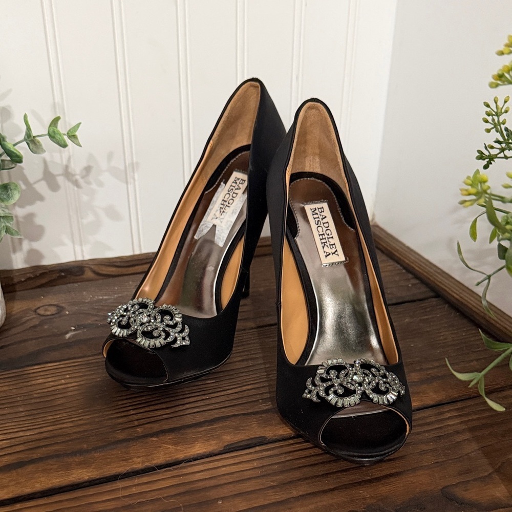 NWT Badgley Mischka Black Peep Toe Heels with Silver Broach Embellishments